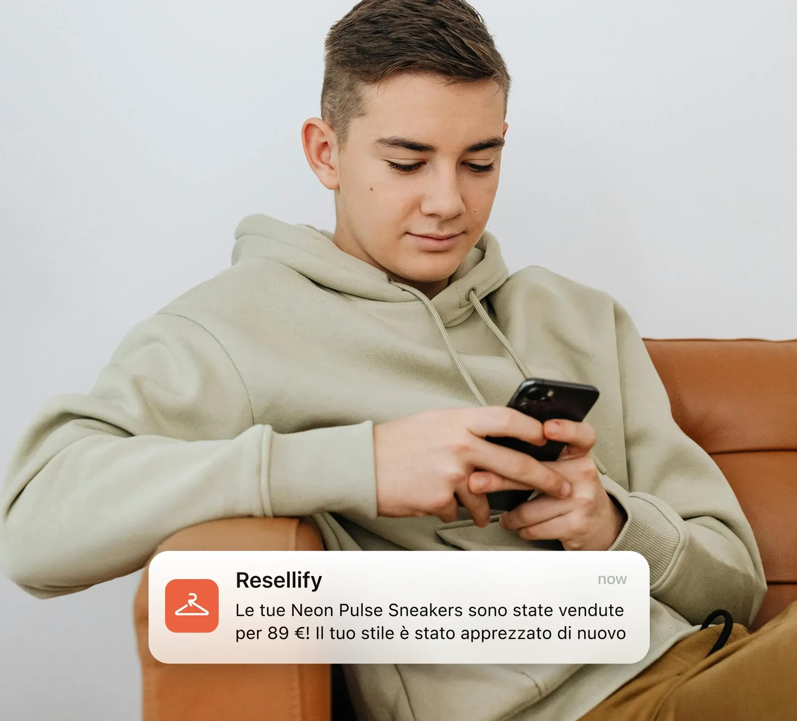 Cliente che riceve la notifica di vendita di un suo articolo